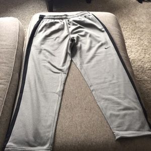 Nike therma fit sweatpants